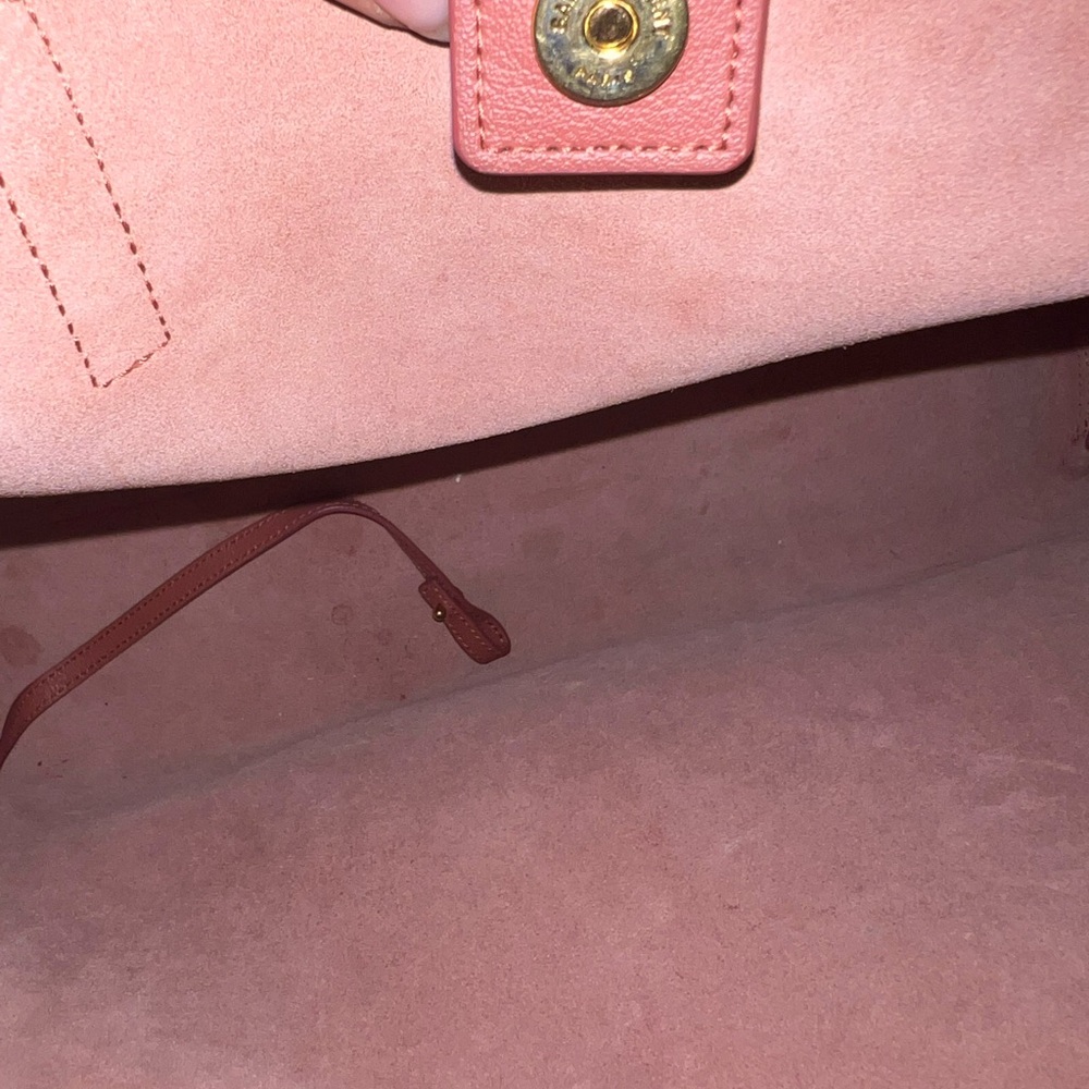 Saint Laurent Pink Tote Bag with Minimalist Design - Picture 10 of 13